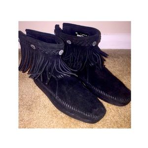 Minnetonka black moccasin booties